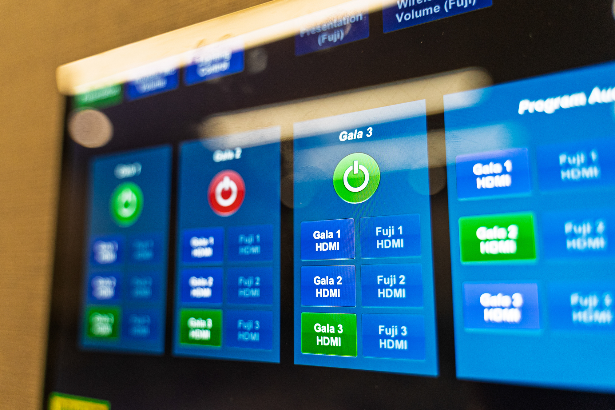 Touchscreen device with multiple HDMI input options.